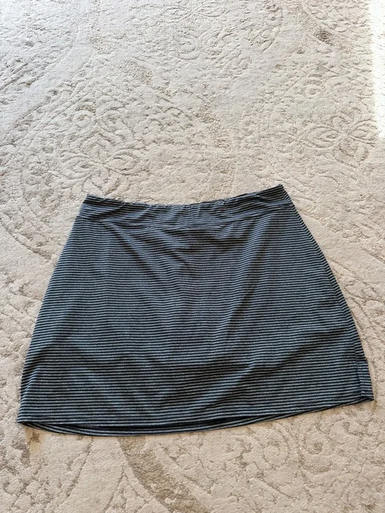 Lela Rose Black and Gray Striped Knit Skort - Picture 1 of 3